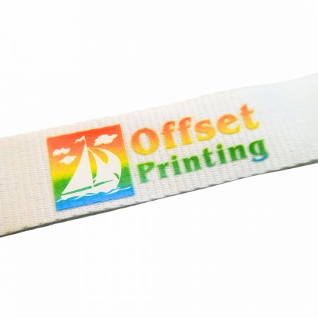 ऑफसेट प्रिंटिंग आपके कस्टम लैनयार्ड पर जटिल पैटर्न और ग्रेडिएंट की अनुमति देती है, जो एक प्रीमियम लुक प्रदान करती है।