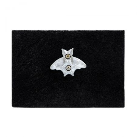 Эти ярлыки обычно используются на сумках, куртках и джинсах для стильного завершения.