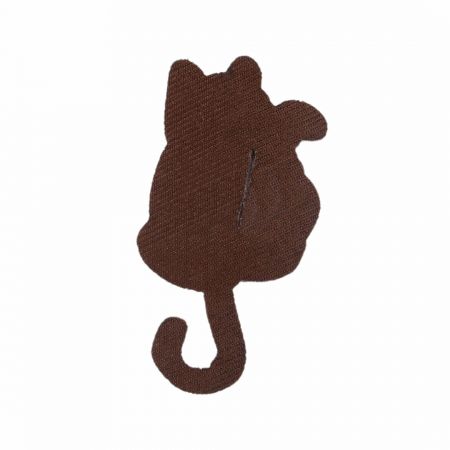 Personalisera broderade knappdekorationer med anpassade designer för extra stil.