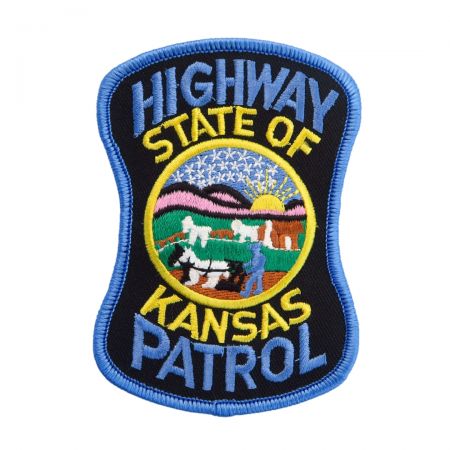 Broderet syet lap - Syede lapper giver en detaljeret og holdbar måde at vise logoer eller kunstværker på tøj.