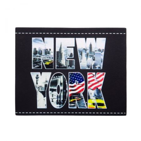 Leren labels kunnen worden gepersonaliseerd met logo's en tekst, wat een klassieke uitstraling biedt voor kledingmerken.