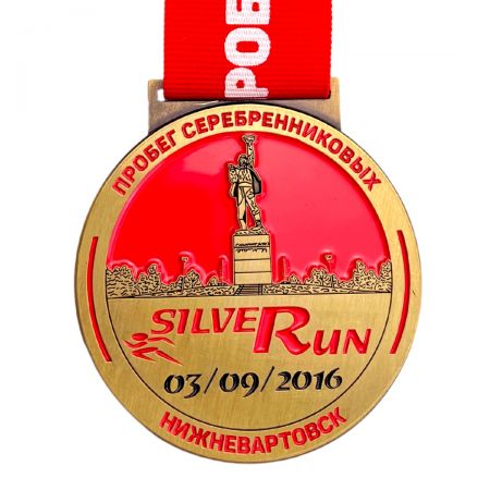 Персонализированные медали позволяют создавать уникальные дизайны, включая имена, даты или логотипы мероприятий.
