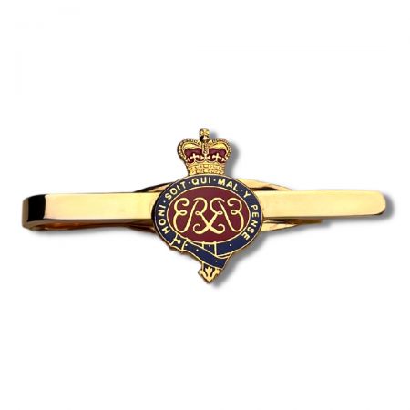 Ezek a csatok tökéletesek formális alkalmakra, eleganciát adva bármilyen öltönyhöz vagy professzionális öltözethez.