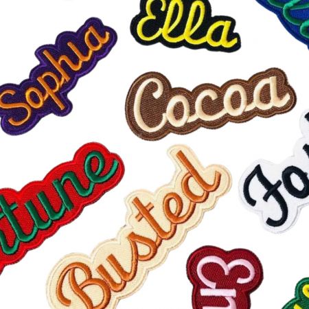 Gesticktes Namensschild für Kleidung.