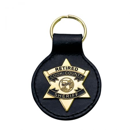 Korkealaatuinen nahkainen avainrenkaat ovat sekä käytännöllisiä että tyylikkäitä, mikä tekee niistä loistavan lahjavaihtoehdon.