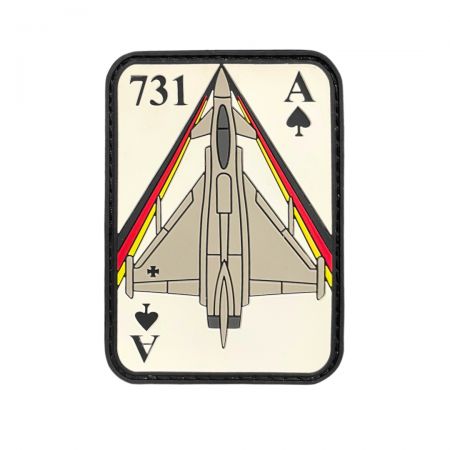 पुलिस PVC वेल्क्रो पैच टिकाऊ और बहुपरकारी होते हैं, जो यूनिफॉर्म या सामरिक गियर से जोड़ने के लिए आदर्श होते हैं।