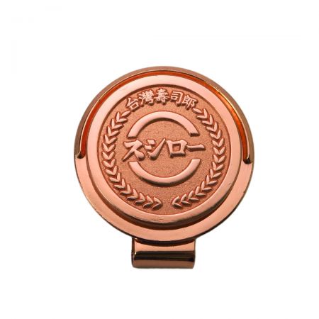 Ein benutzerdefinierter Hutclip mit Ballmarker verleiht Ihrer Ausrüstung Stil und Funktion.