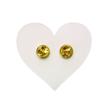 Design your own custom heart brooch with intricate details.