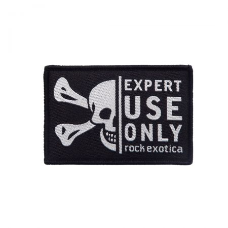 Diseña parches personalizados con logo para representar tu marca o evento.