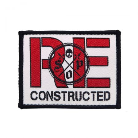 Los parches personalizados con logo añaden un toque único y profesional a cualquier prenda.
