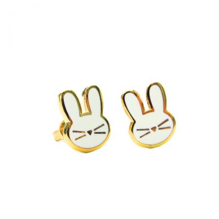 Designa dina egna skräddarsydda örhängen för att uttrycka din kreativitet.