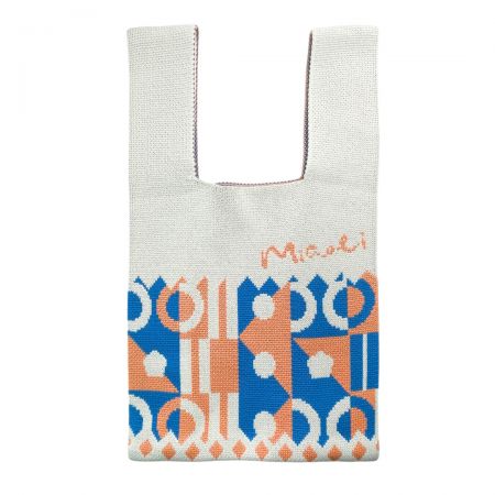 Skræddersyede strikkede håndledsposer tilbyder stil og funktionalitet til daglig brug.