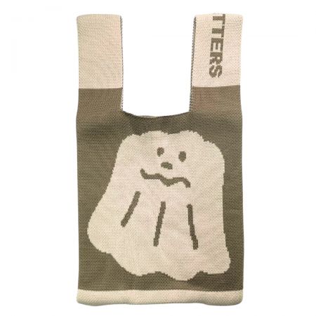 Skræddersyede strikkede håndleds-tasker tilføjer et hyggeligt, håndlavet præg til ethvert outfit.