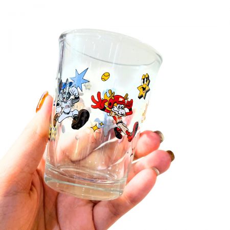 Større bestillinger av tilpassede shotglass tilbyr kostnadseffektive reklameartikler.