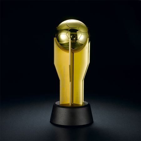 成功を祝うためにユニークなデザインのカスタムトロフィーを作成します。