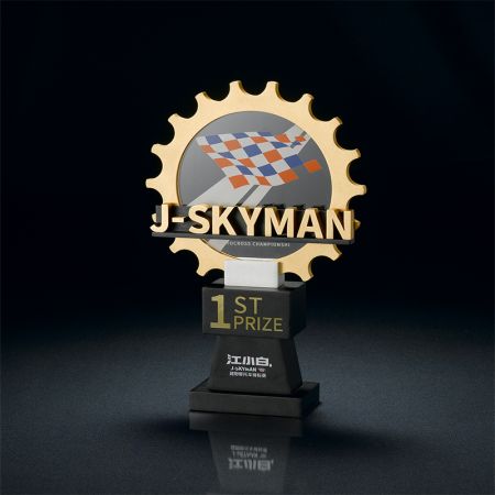 カスタムトロフィーと賞は、イベントに威厳を加えます。