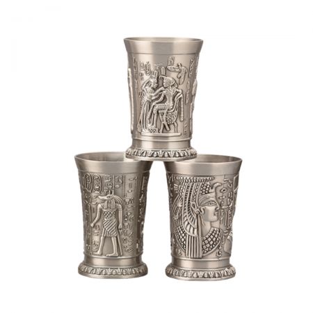 Mukautetut shottikupit ovat loistavia juhlaherkkuja ja lahjoja.