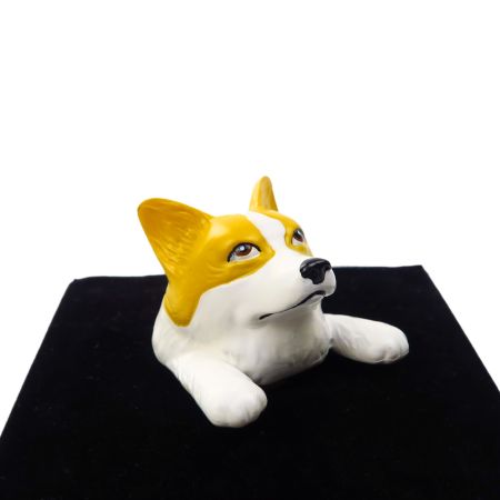 Egendefinerte malte figurer er perfekte utstillingsstykker eller gaver.