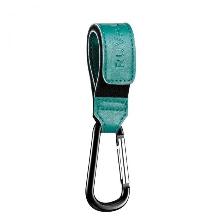 Maßgeschneiderte Lederwagenriemen mit Clips bieten sicheren Halt.