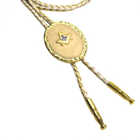 Az egyedi bolo nyakkendők modern cowboy megjelenést kínálnak.