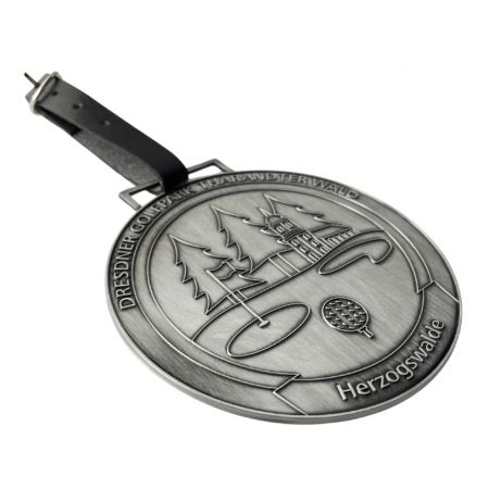 Étiquettes de sac de golf en métal.