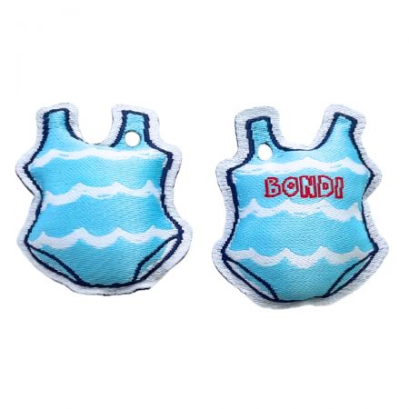 Los llaveros tejidos personalizados añaden textura y color a tu marca.