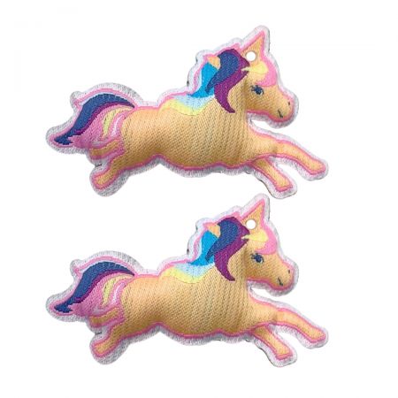 Los llaveros 3D personalizados dan vida a tu logo con profundidad y detalle.