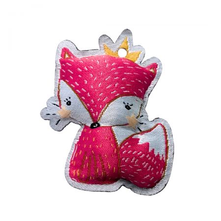 Las etiquetas tejidas son perfectas para un acabado duradero y personalizado.