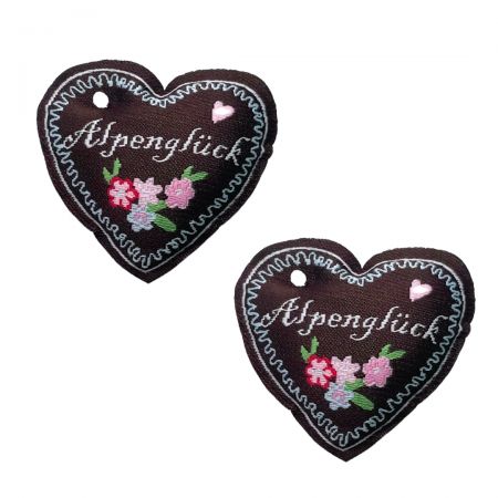 Las etiquetas tejidas personalizadas dejan impresiones duraderas en cada producto.