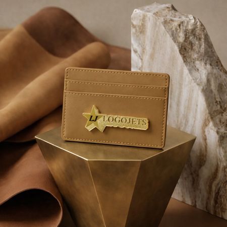 パーソナライズされたスリムカードホルダー - 高品質レザー製カードホルダー。