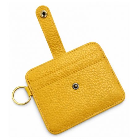 Vékony női kártyatárca.