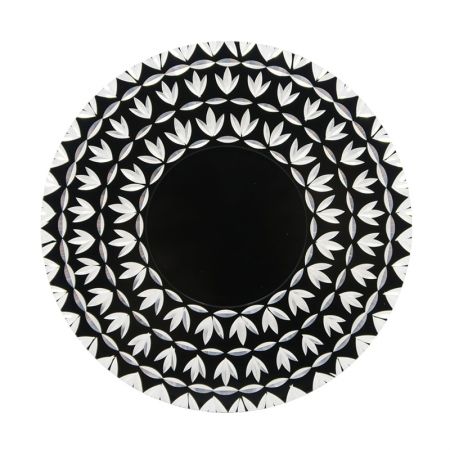 A tecnologia de corte a diamante em suas lembranças de metal visa impressionar os clientes.