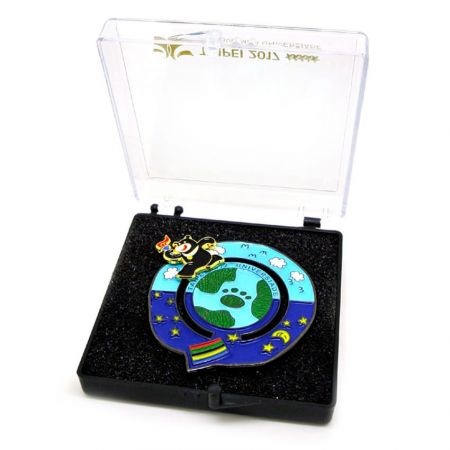 स्लाइडिंग एनामेल पिन हमारे प्रसिद्ध आइटमों में से एक है।