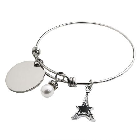This adjustable bangle bracelet is a great way to showcase your style.