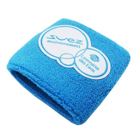 Mostre o espírito de equipe com pulseiras esportivas personalizadas.