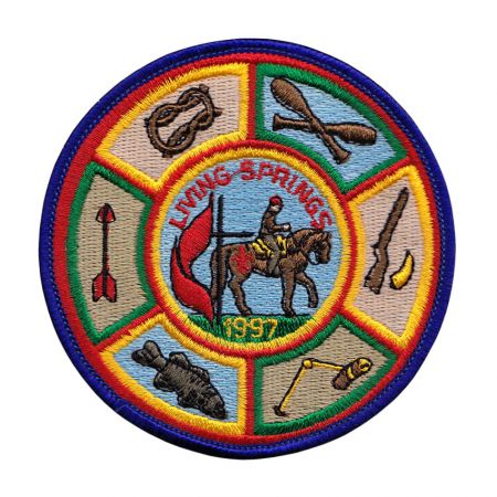 Écussons Boy Scouts - Star Lapel Pin propose des écussons scouts de haute qualité pour les enfants.