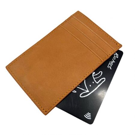 Luxus-Kartenhalter mit Flaschenöffner.