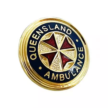 O pin esmaltado pode chamar a atenção de todos que o veem.