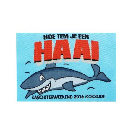 Тканевые ярлыки могут быть изготовлены в различных размерах, плотностях и складках.