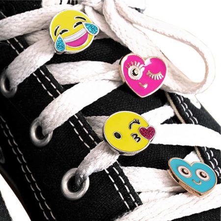 Hot Sale Fancy Soft Enamel Shoelace Charms Emoji Shoelace
