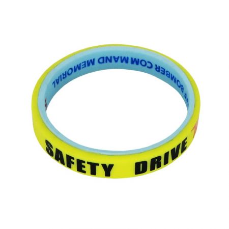 Pulseiras de duas cores fazem uma lenda.