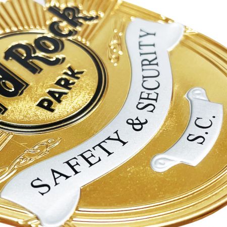 We produceren reliëf PVC patches die sterk en vol van kleur zijn.