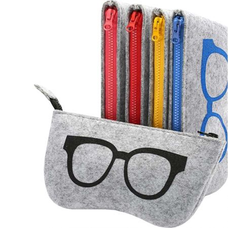 Filt er et blødt materiale, holdbart og ikke let at miste formen.