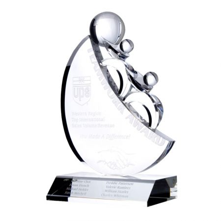 Os troféus de vidro têm um apelo atemporal.