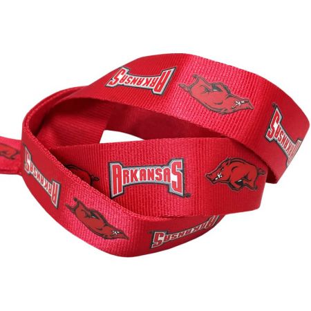 नायलॉन लanyard प्राकृतिक चिकने और परावर्तक सामग्री से बना है।