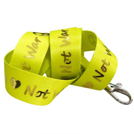 लेजर लोगो लैनयार्ड डिज़ाइन को और अधिक आकर्षक बनाता है।