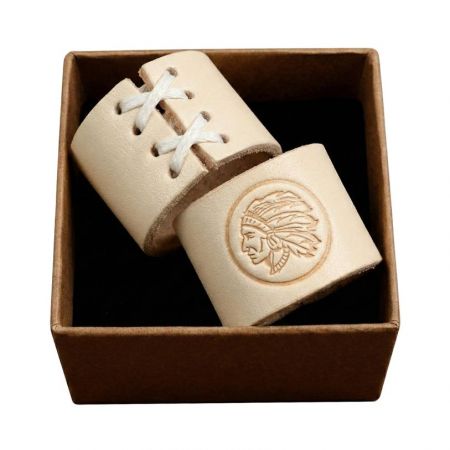 Necker e woggle personalizados.