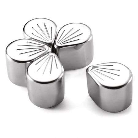 메탈 아이스 큐브는 100% 식품 안전하며 재사용 가능합니다.