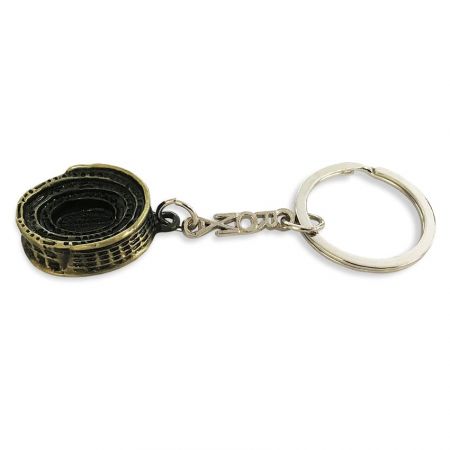 Customized pewter metal gold 3D keychain.