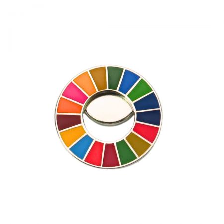 Diseña pines magnéticos de ODS personalizados con colores vibrantes y mensajes claros.